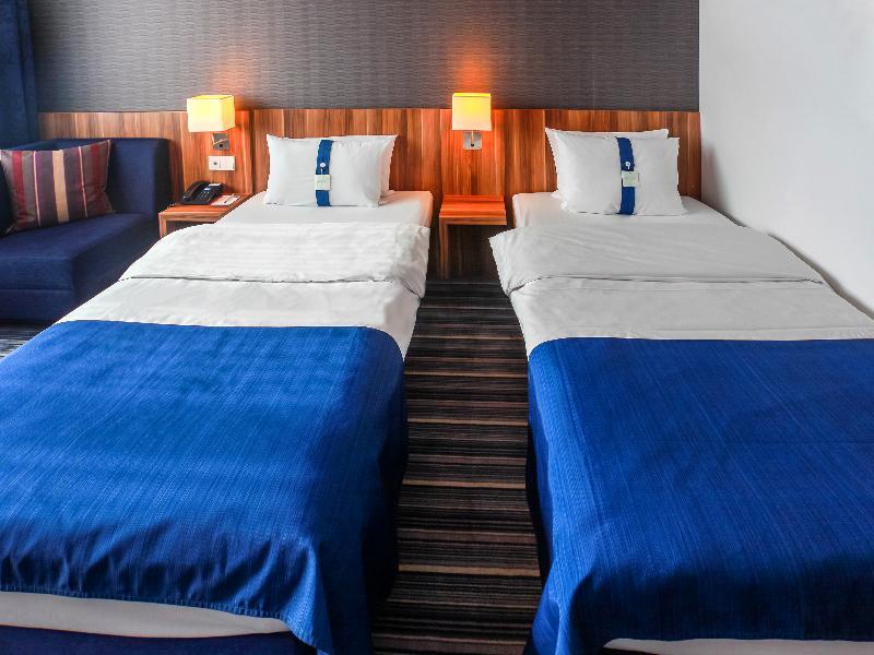 Holiday Inn Express Bremen Airport By Ihg Exterior photo