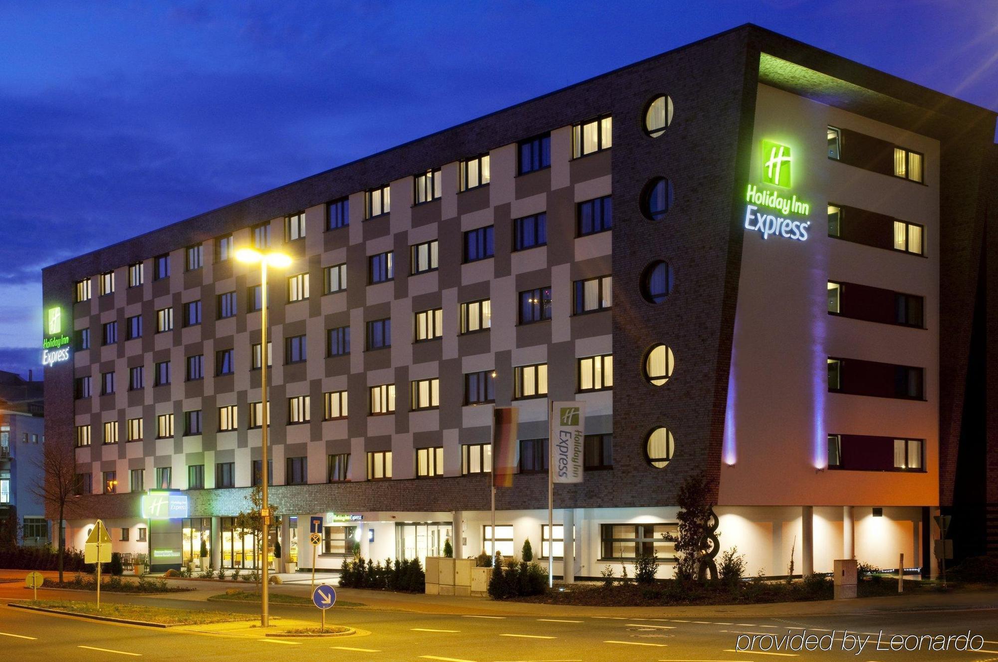 Holiday Inn Express Bremen Airport By Ihg Exterior photo
