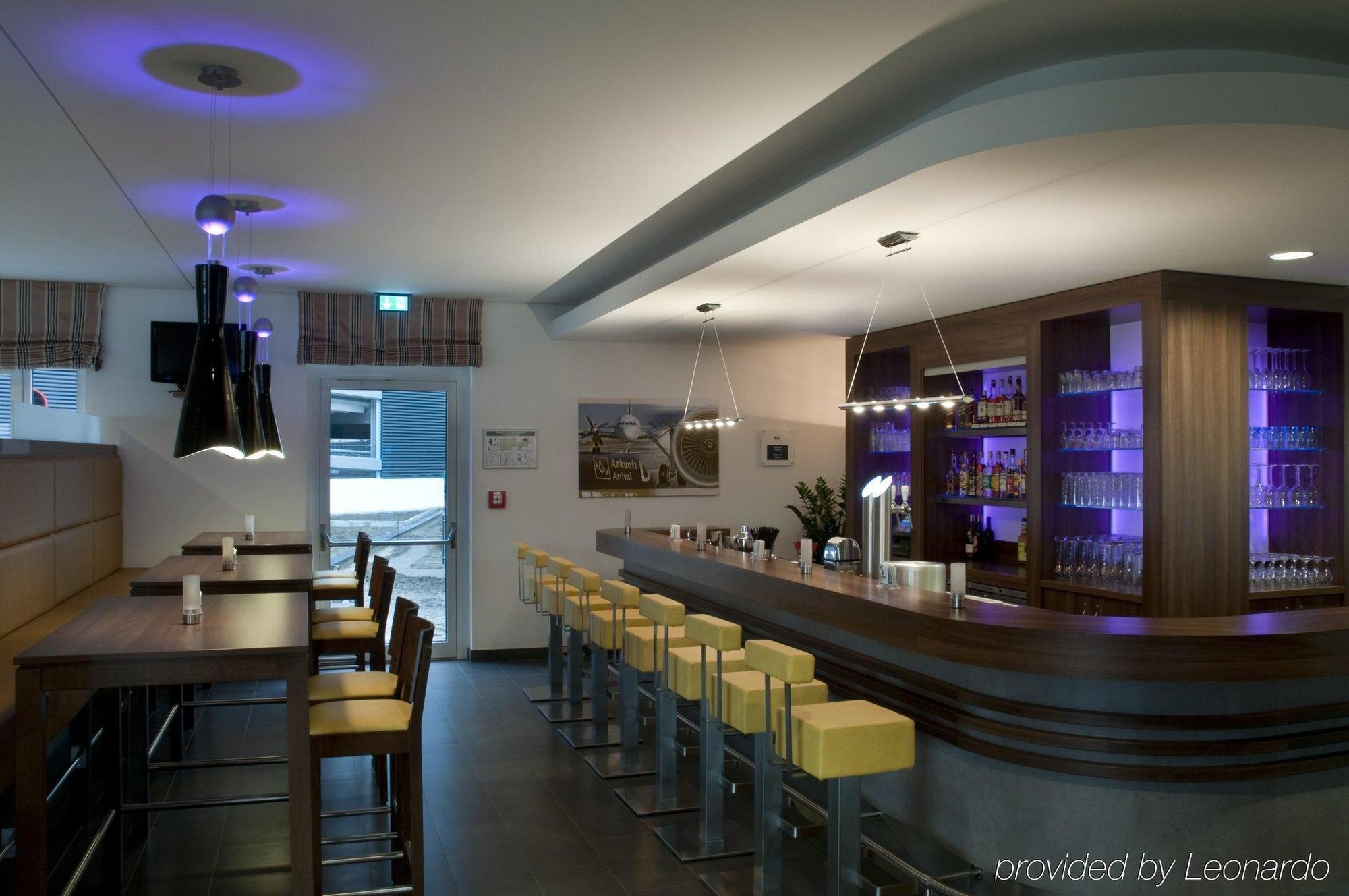 Holiday Inn Express Bremen Airport By Ihg Exterior photo