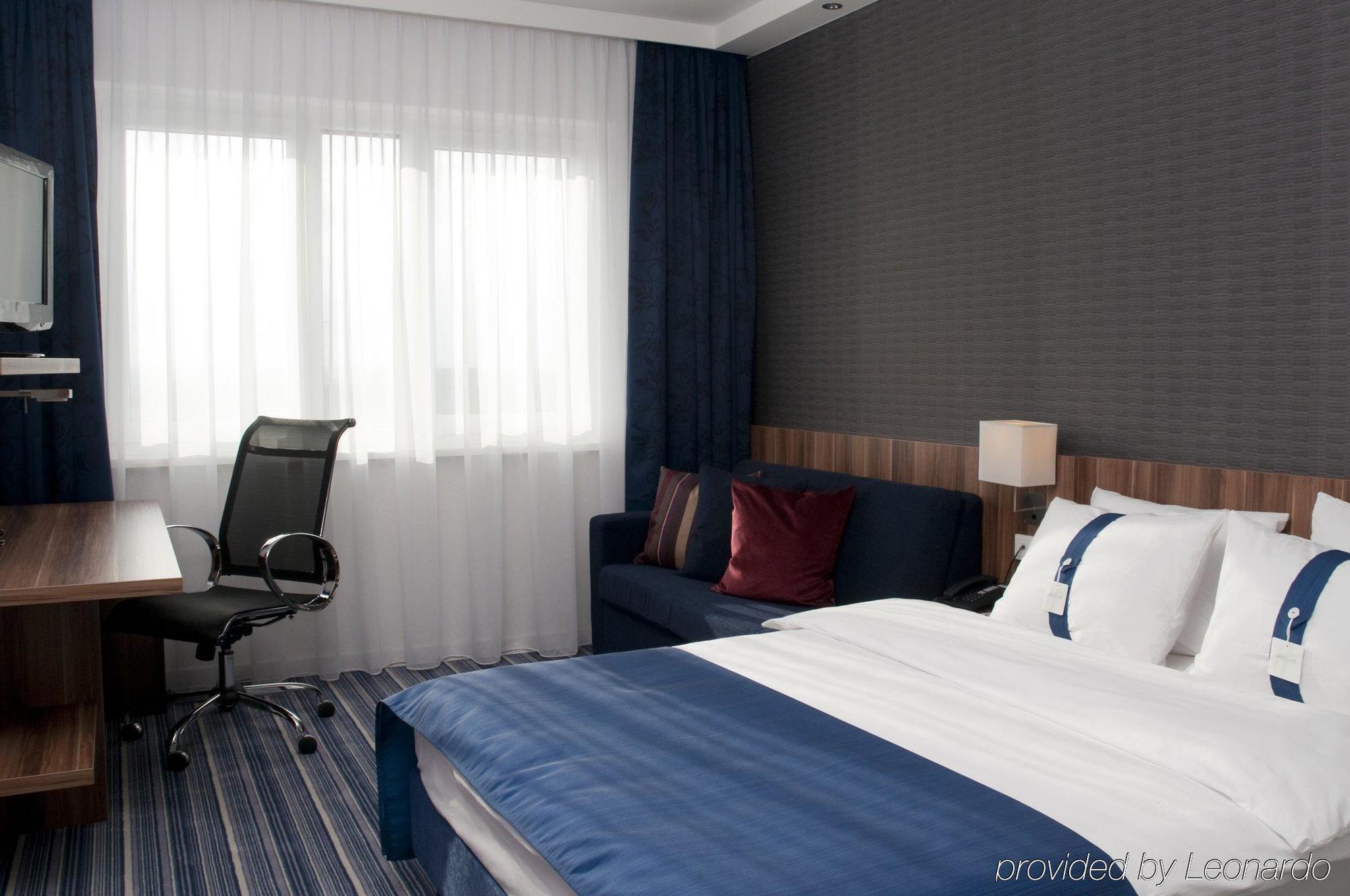 Holiday Inn Express Bremen Airport By Ihg Room photo
