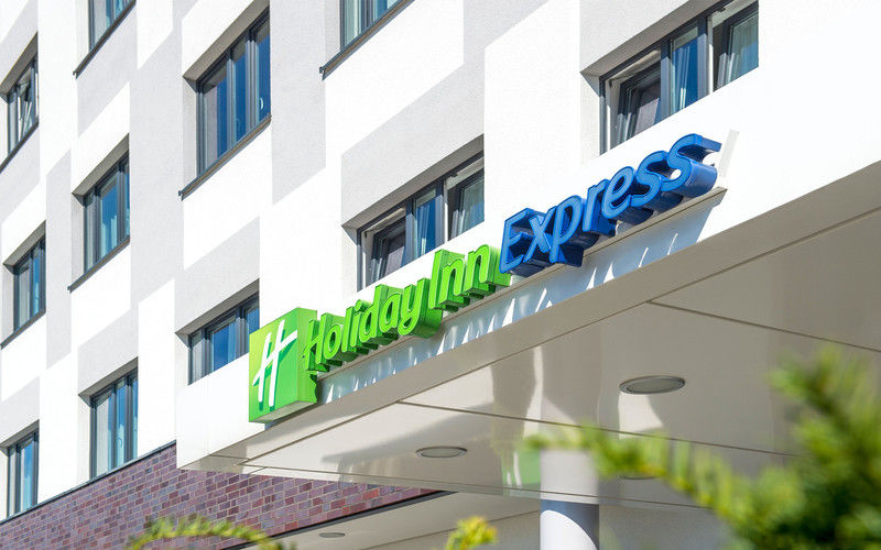 Holiday Inn Express Bremen Airport By Ihg Exterior photo